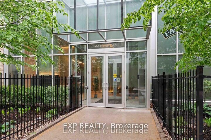 Property Photo:  40 Nepean Street 1607  ON K2P 0X5 