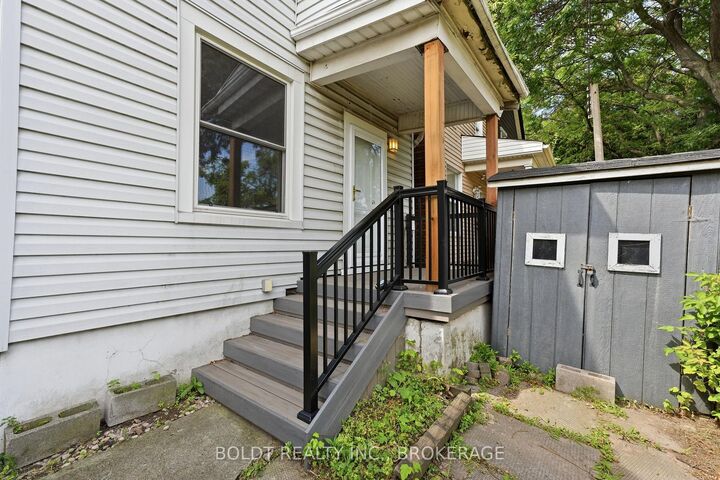 Property Photo:  38 Mars Avenue  ON L8L 3V8 