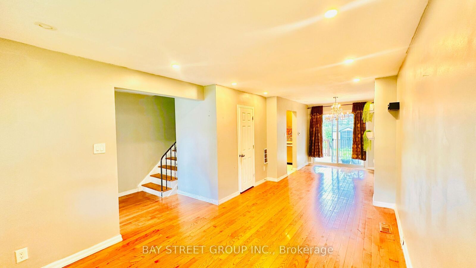 Property Photo:  57 Medway Crescent  ON M1P 3T7 