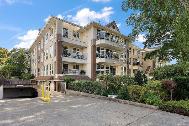 Photo de la propriété:  1501 Richmond Ave #204  BC V8R 4P7 
