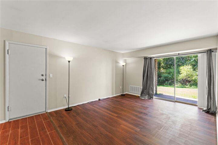 Property Photo:  4073 Sanlin Dr  PA 15108 