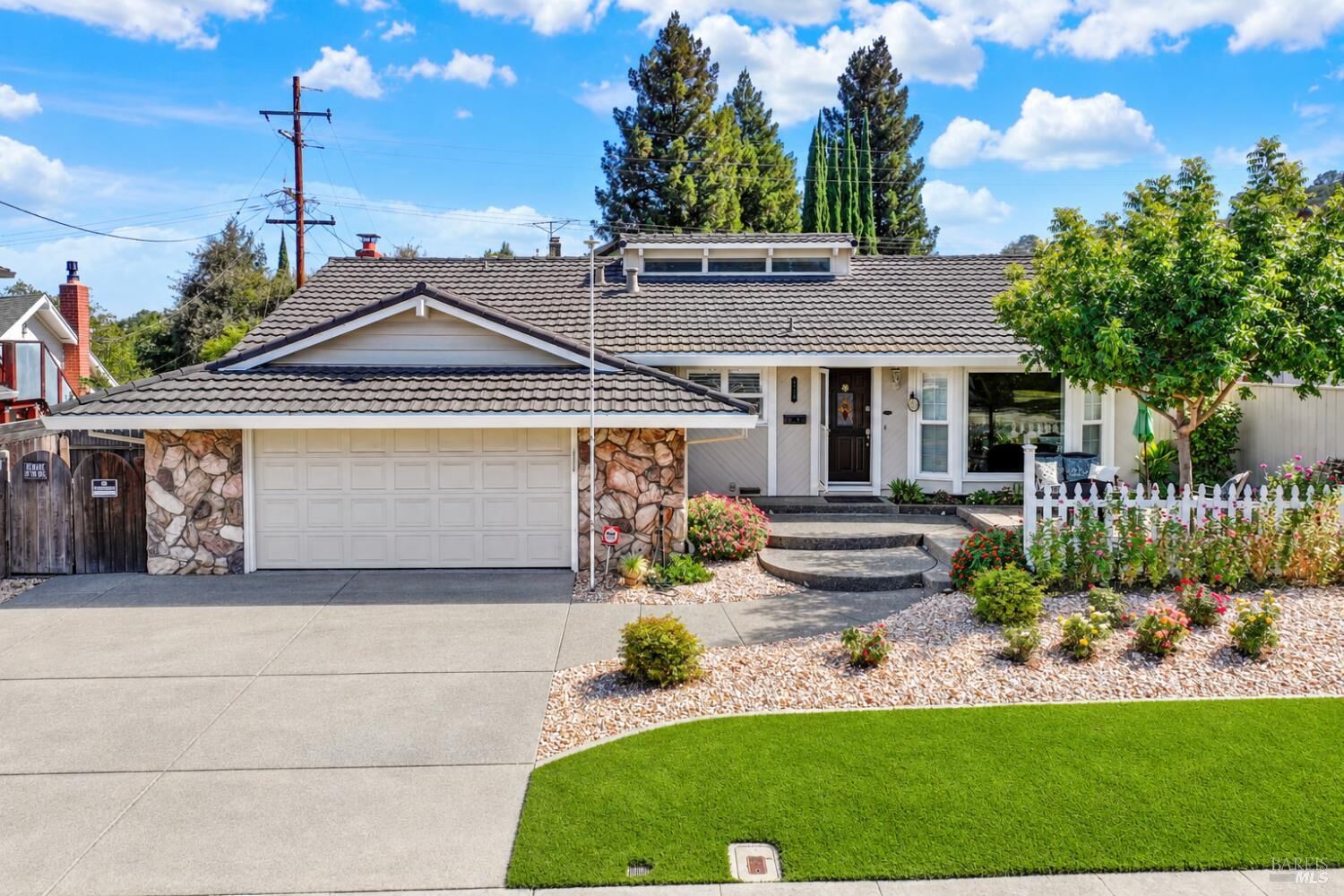 Property Photo:  470 Meadowview Drive  CA 95688 