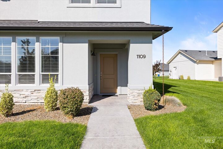 Property Photo:  1109 N World Cup Ln  ID 83616 
