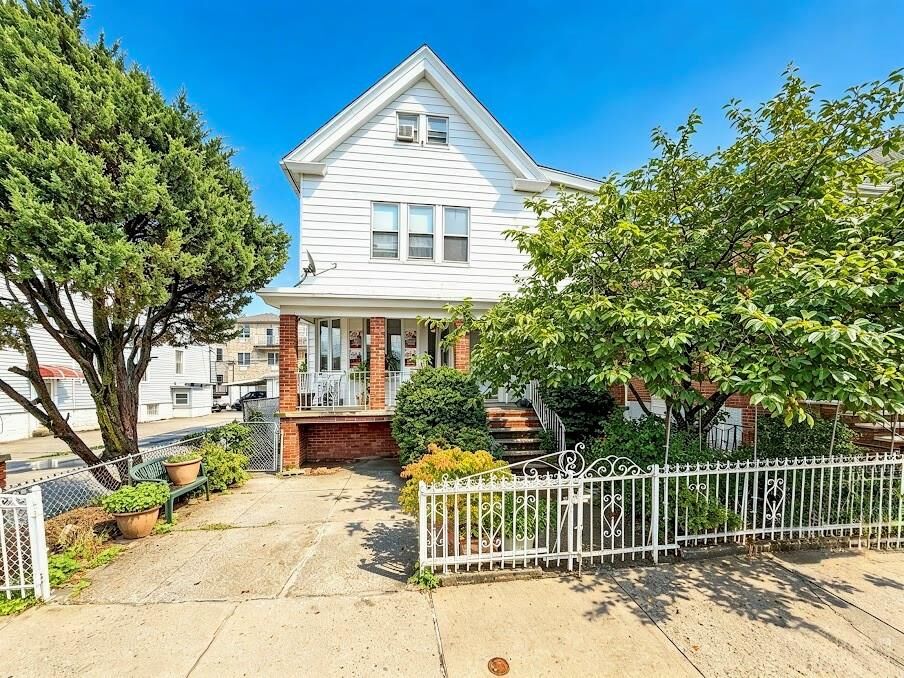 Property Photo:  199 Bay 25th Street  NY 11214 
