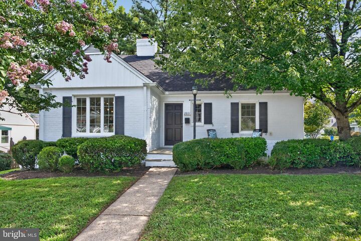 Property Photo:  2601 Military Road  VA 22207 