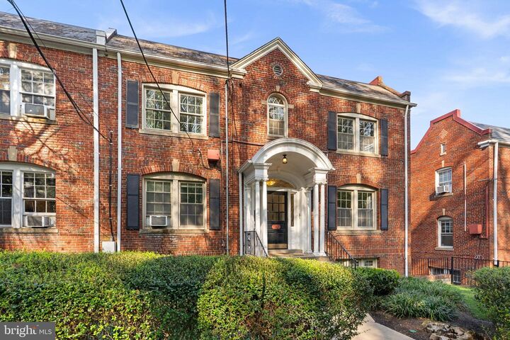 Property Photo:  2514 41st Street NW 4  DC 20007 