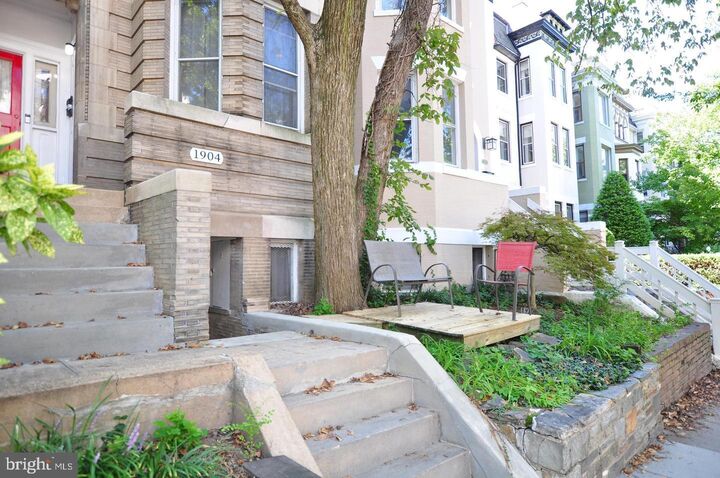 Property Photo: 1904 Calvert Street NW 2 DC 20009