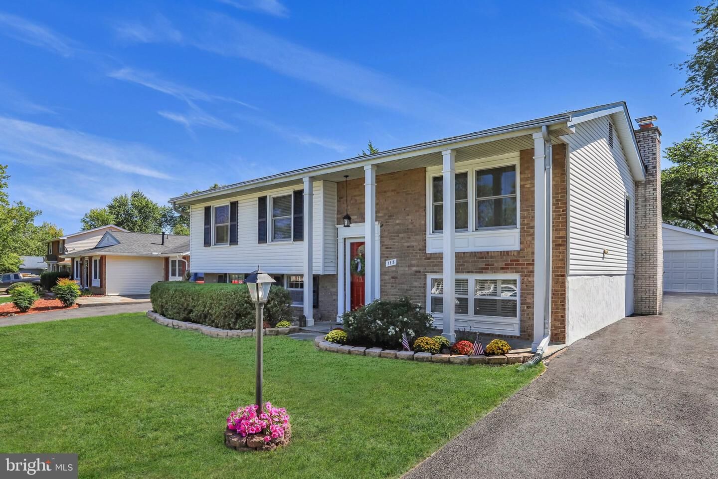 Property Photo:  115 W Church Road  VA 20164 