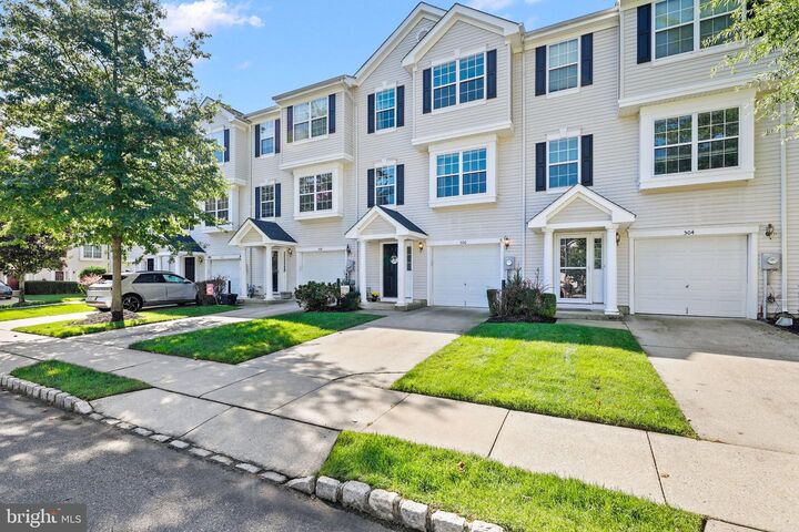 Property Photo: 506 Nottingham Place NJ 08075