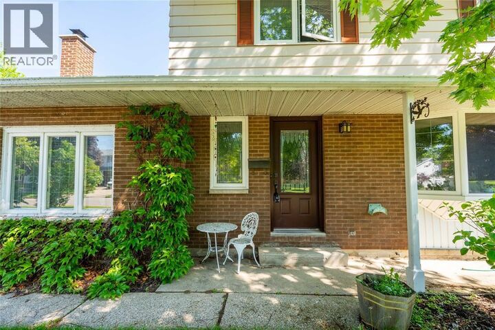 Property Photo:  635 Highbury Park  ON N7V 2K1 