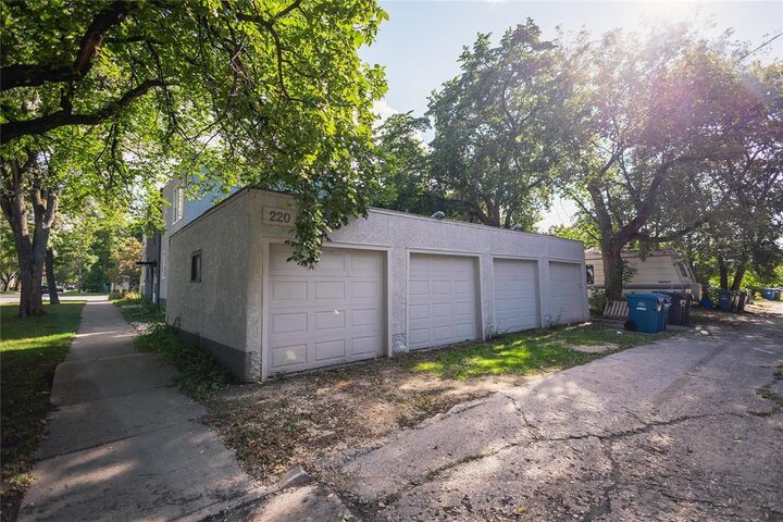 Photo de la propriété:  220 Guelph Street  MB R3M 3A9 