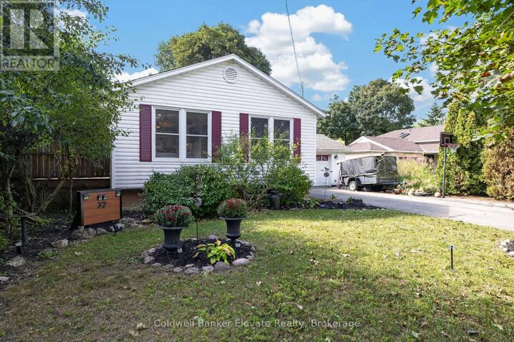 Property Photo:  32 Chelvin Drive  ON L7G 4P9 
