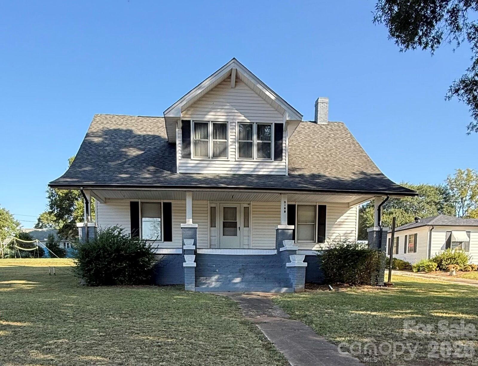 Property Photo: 3140 W Main Street NC 28610