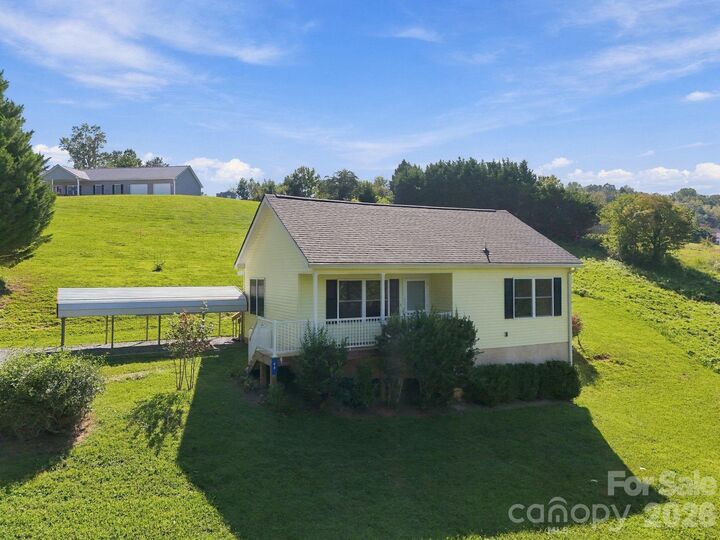 Property Photo: 117 Ho Hum Way NC 28748