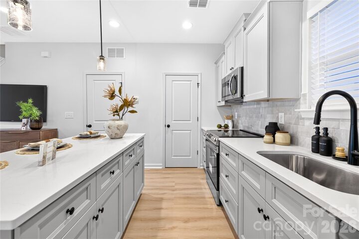 Property Photo:  3624 Glenwood Drive  NC 28208 