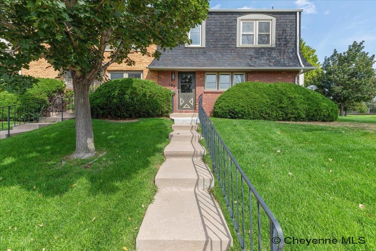 Property Photo:  100 W 29th St  WY 82001 