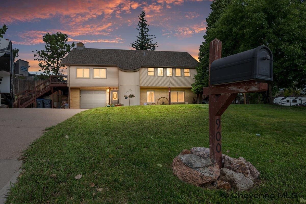 Property Photo:  900 Ponderosa Rd  WY 82009 