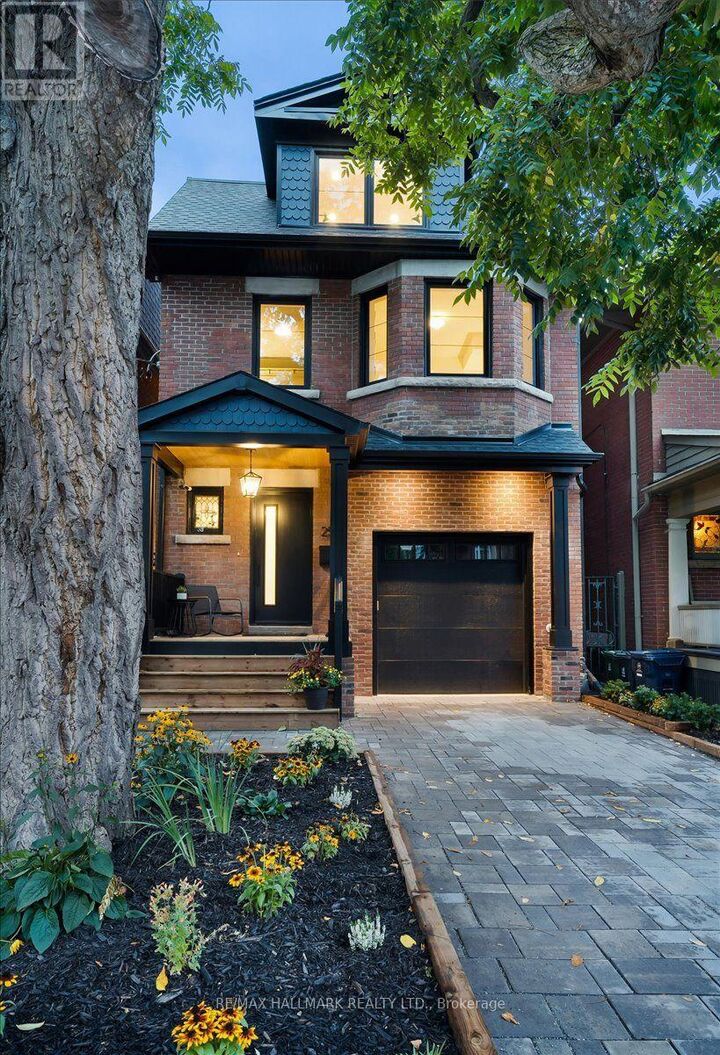 Property Photo:  25 Bowden Street  ON M4K 2X3 