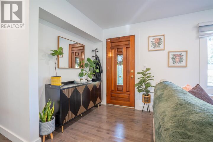 Property Photo:  174 Killarney Rd  ON P6B 4N9 