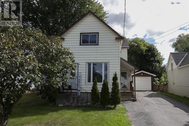 Property Photo:  412 Charles St  ON P6C 3L3 