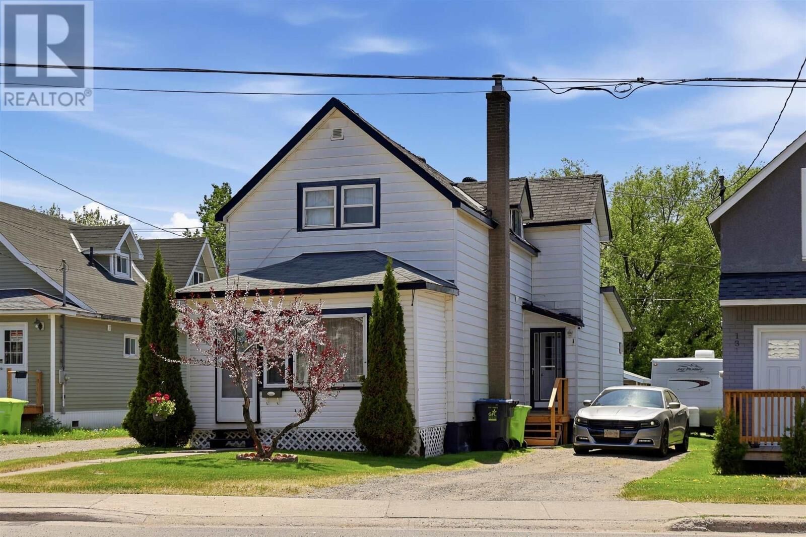 Property Photo:  133 Grosvenor Ave  ON P6B 2M2 