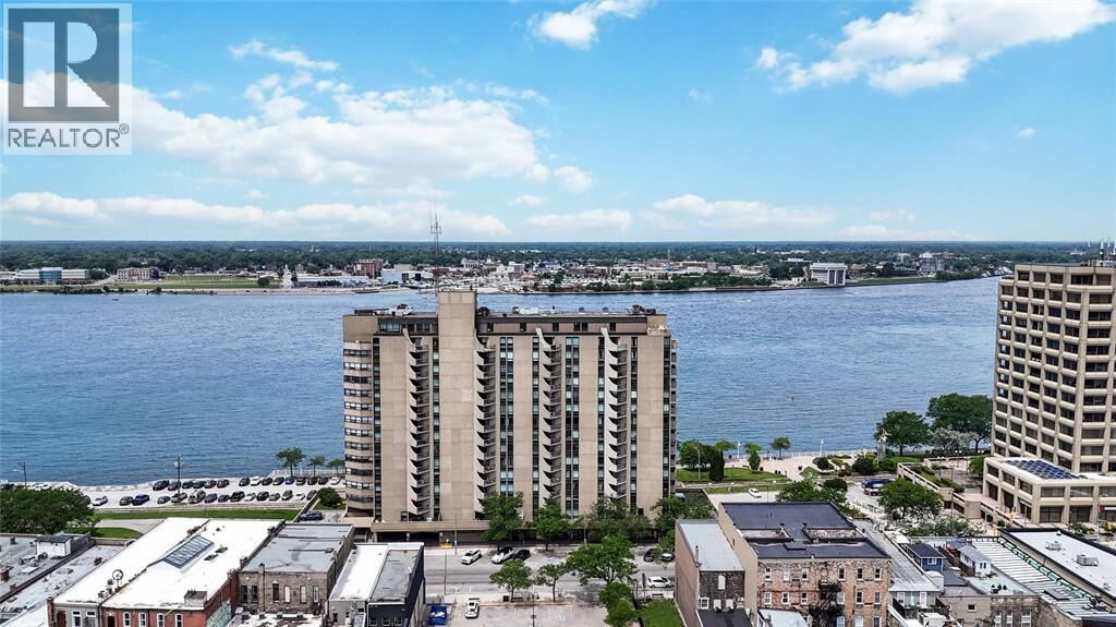 Property Photo:  155 Front Street 1204  ON N7T 7V5 