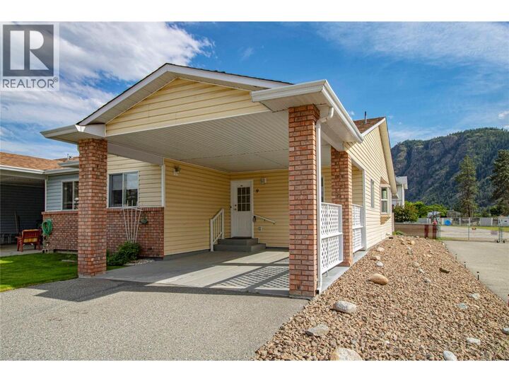 Property Photo:  980 Cedar Street 9  BC V0H 1R4 