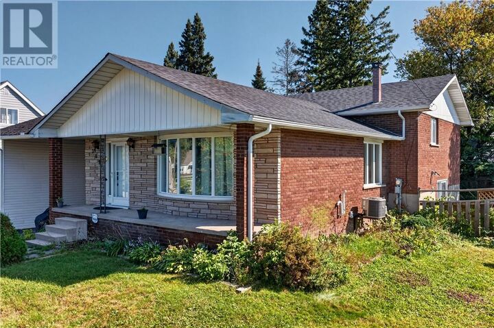 Property Photo:  269 Ninth Avenue  ON P3Y 1M6 