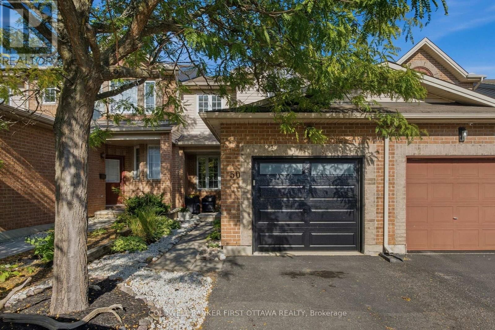 Property Photo:  50 Cargrove Private  ON K1K 4Y6 