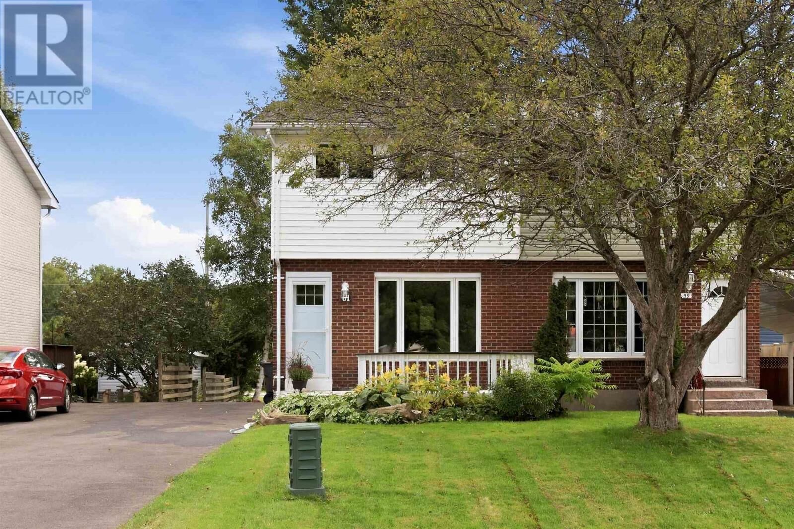 Property Photo:  61 Williams St  ON P6A 5V3 