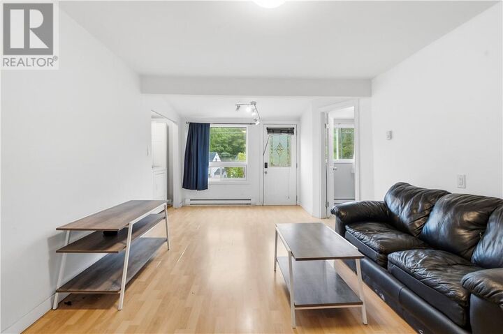 Property Photo: 867 Lonsdale Avenue ON P3B 1K2