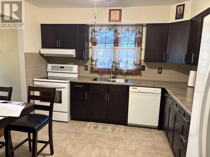 Property Photo:  7 Panoramic Dr  ON P6B 5T5 