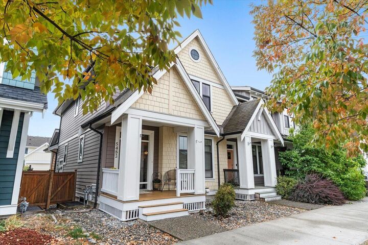 Photo de la propriété: 5482 Peach Road BC V2R 0X7