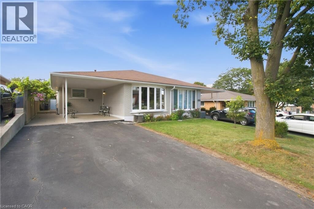 Property Photo: 58 Tindale Court ON L8K 6C7