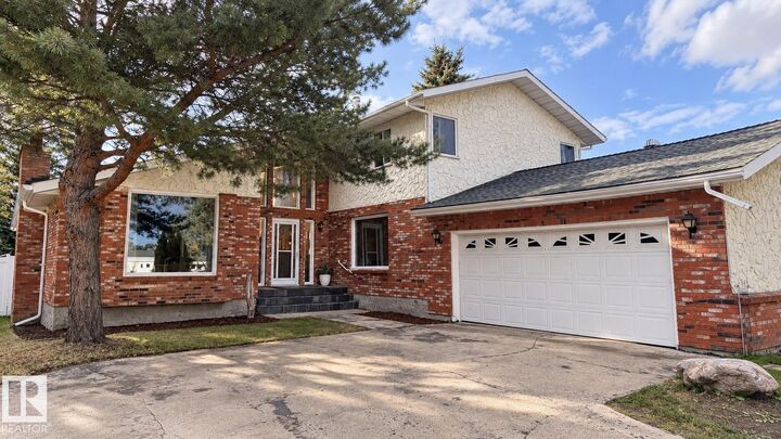 Photo de la propriété:  4114 48A Street  AB T9C 1B3 
