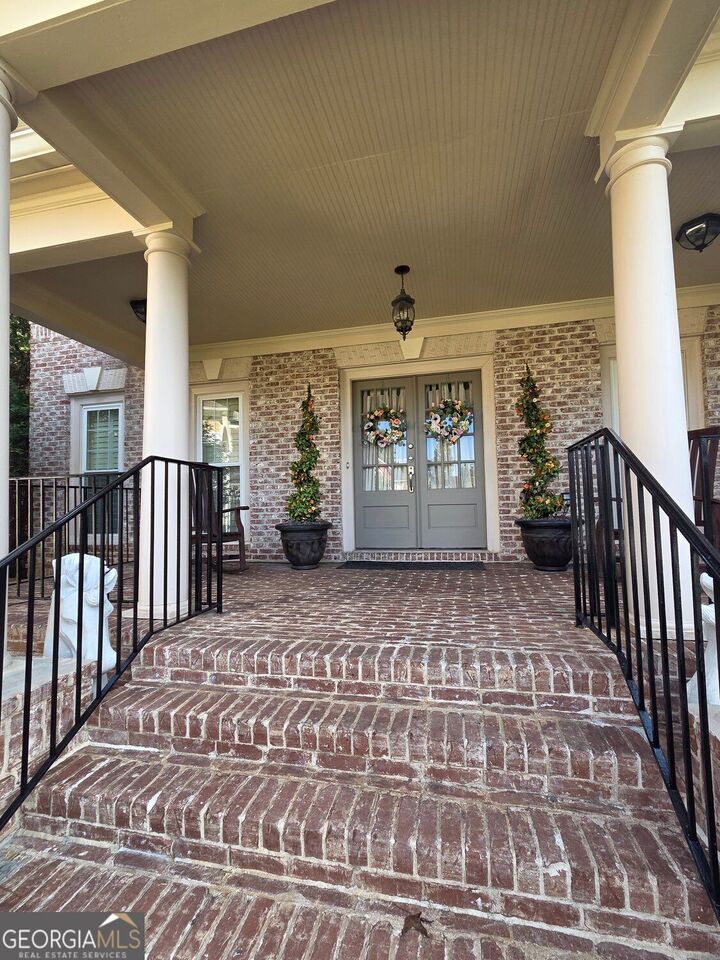 Property Photo: 4690 Prestbury Drive GA 30024