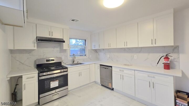 Property Photo:  76 Baldwin Pl 2  NJ 07109 