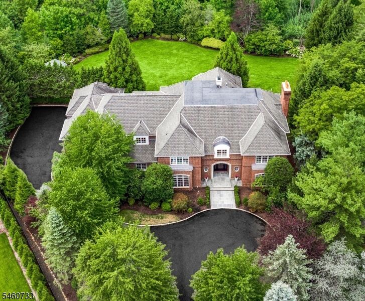 Property Photo:  14 Grasmere Ct  NJ 07039 