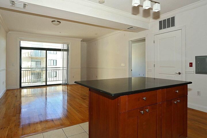 Property Photo:  85 Maple St 2D  NJ 07086 