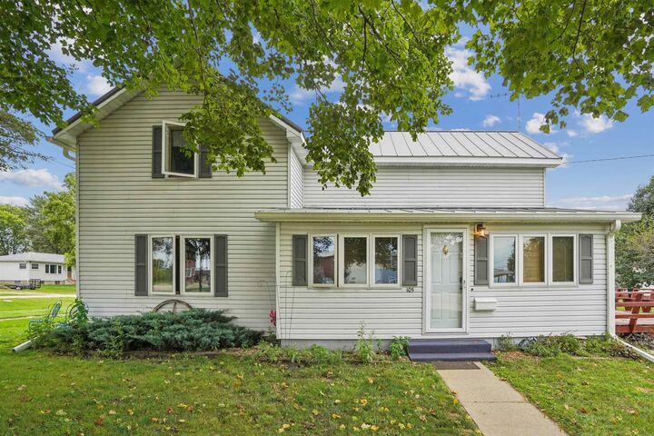 Property Photo:  105 Winslow St S  IA 50671 