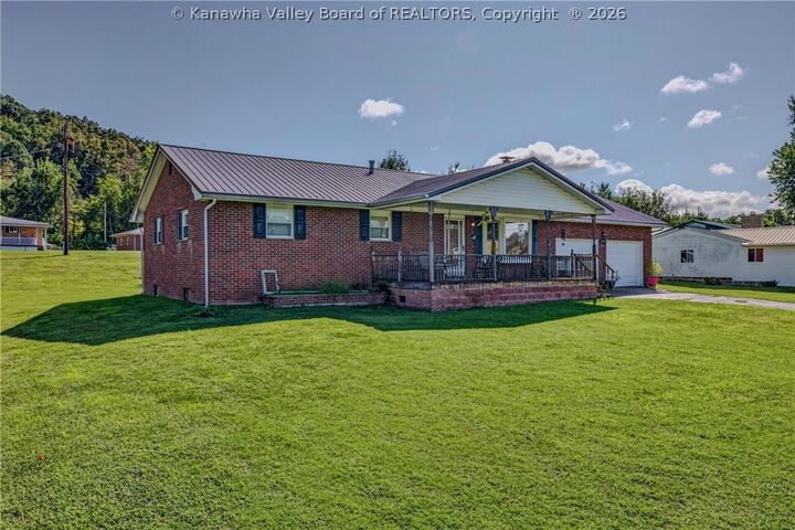 Property Photo:  1820 Ravenswood Road  WV 26164 