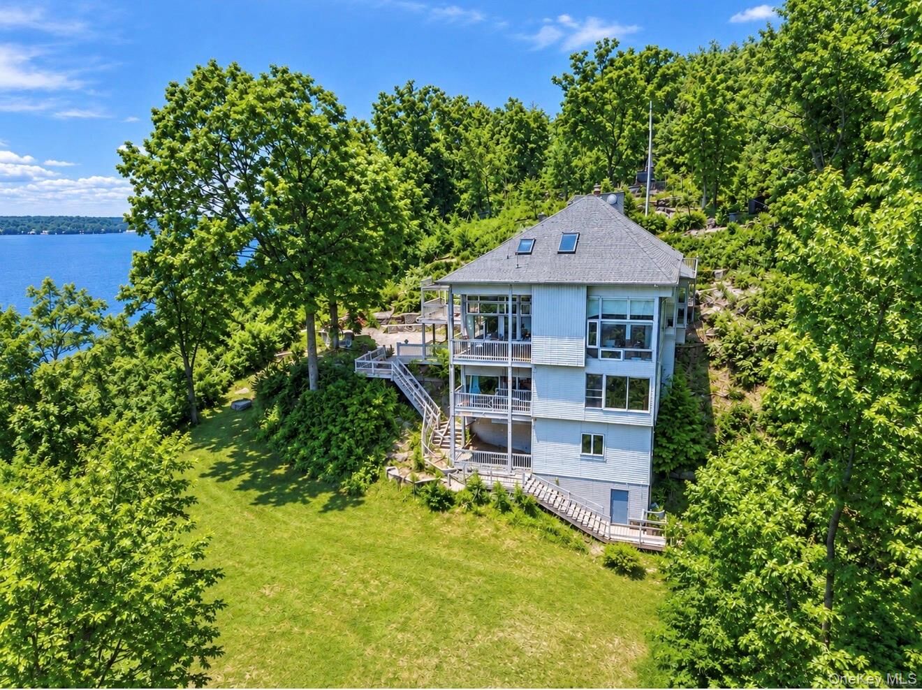 Property Photo:  288 South Boulevard  NY 10960 