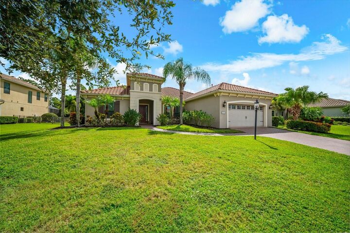 Property Photo:  8256 Larkspur Circle  FL 34241 