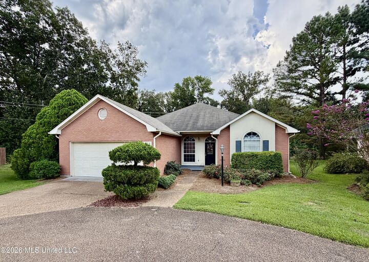 Property Photo: 211 S Twin Lakes MS 39056