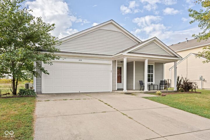 Property Photo:  410 W Warrior Court  IN 46069 
