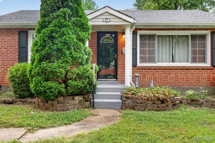 Property Photo:  1971 Vinita Drive  MO 63114 