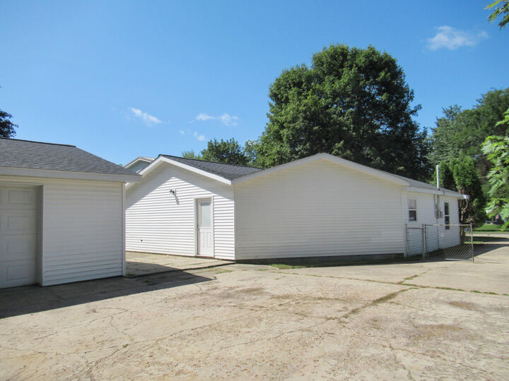 Property Photo:  1018 N Mingo Street  MI 49224 