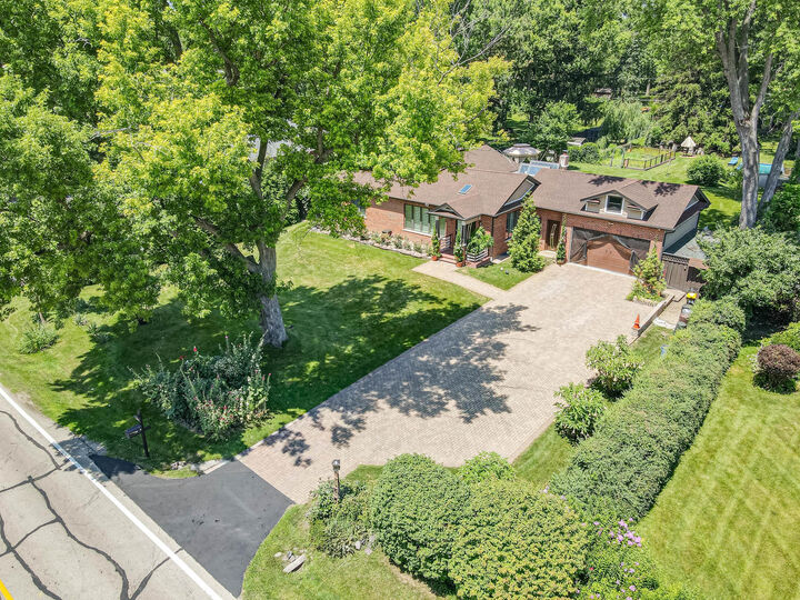 Property Photo: 10 E Willow Road IL 60070