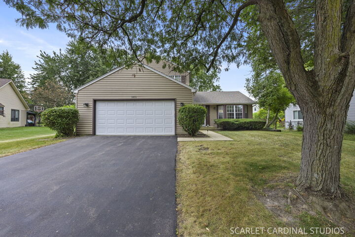 Property Photo: 980 Oakland Lane IL 60504