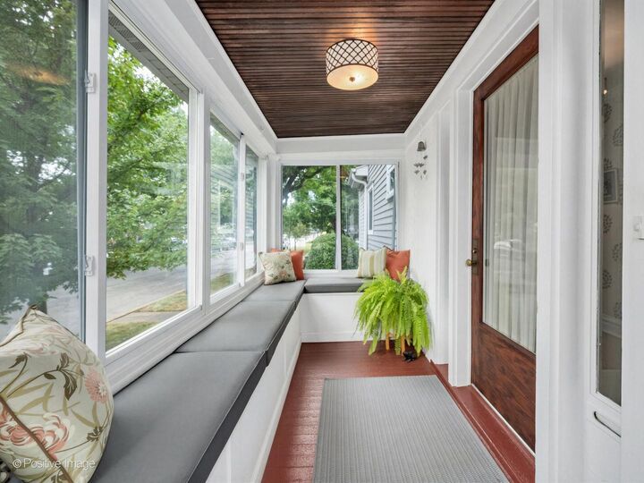 Property Photo:  500 N Ashland Avenue  IL 60526 